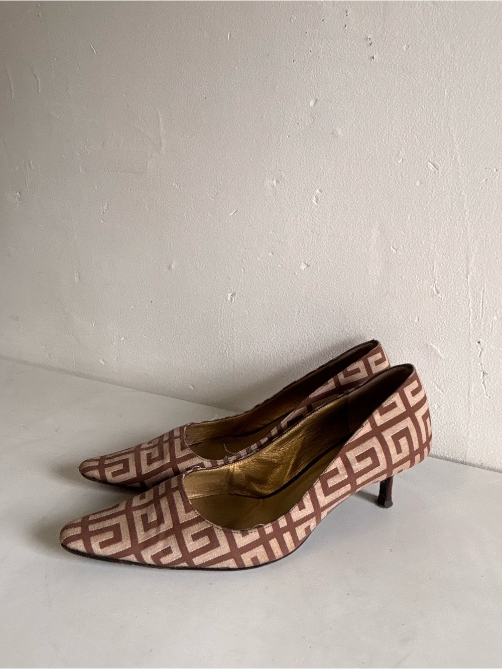 Vintage Givenchy Pink Geometric Pointed-Toe Kitten Heels